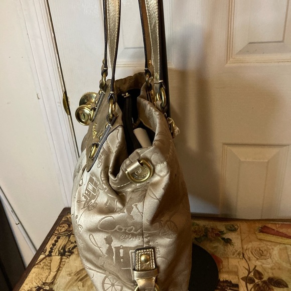 COACH ASHLEY HORSE AND CARRIAGE CARRYALL TOTE SHOULDERBAG F15566 - Picture 9 of 11